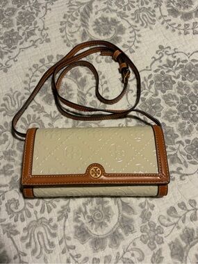 Tory Burch Cream Patent and Tan Leather Crossbody Wallet